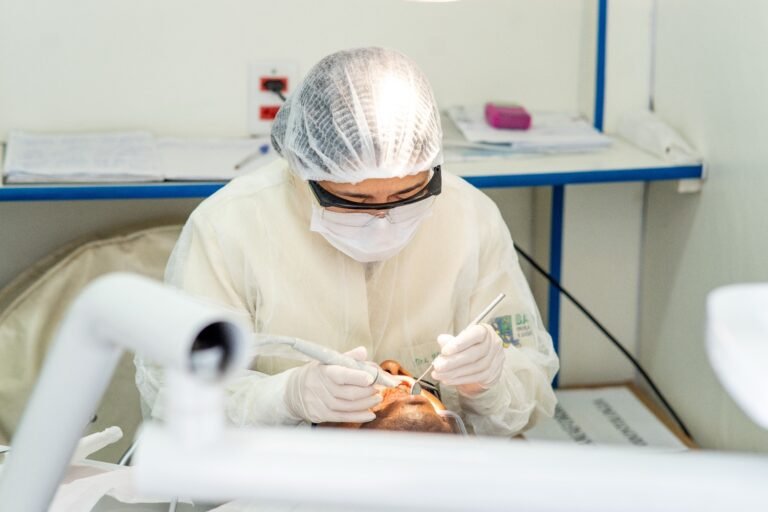 Odontomóvel leva atendimento de saúde bucal para o Algarobas